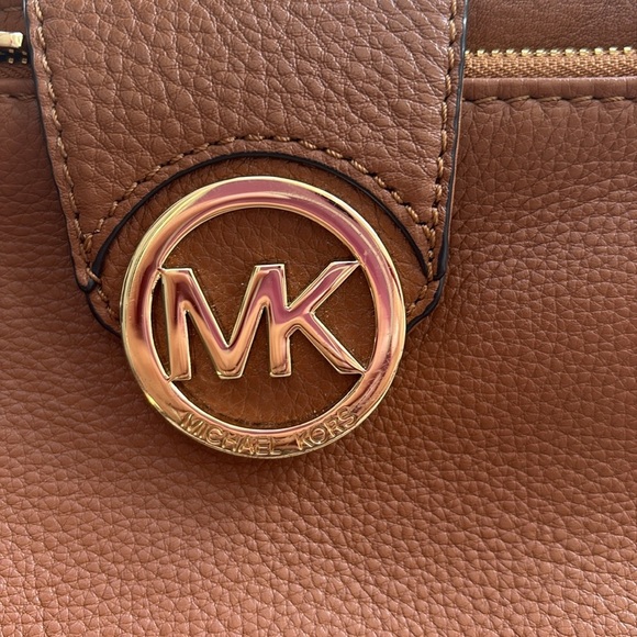 Michael Kors Leather Tan Saddle Brown Crossbody Bag bifold - Picture 3 of 14
